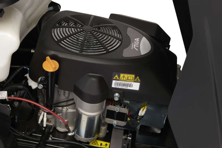 ALPINA Benzin-Rasentraktor AT4 84 HA